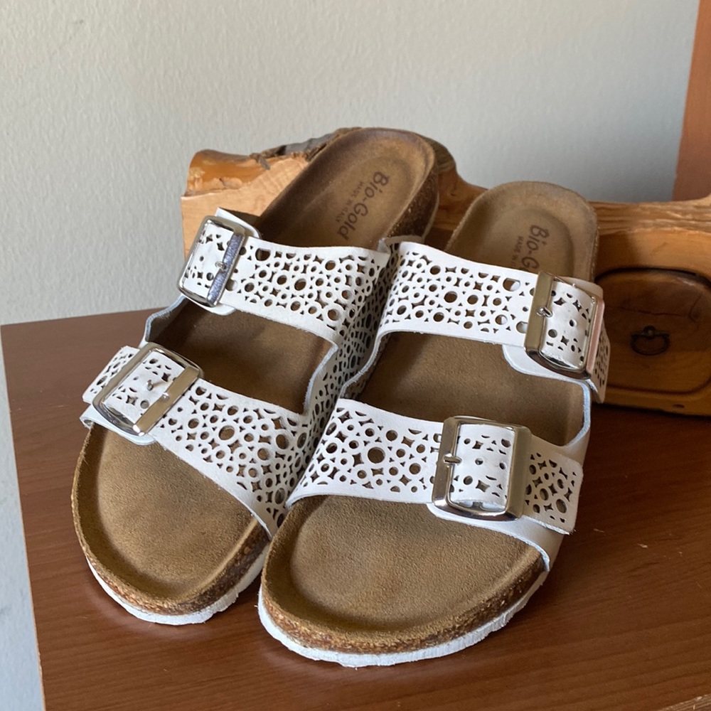 Bio-Gold Bubble Sandals